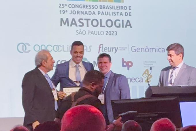'25º Congresso Brasileiro de Mastologia'; Médico prudentino é premiado por pesquisa, sobre nova tecnologia para tratamento de câncer de mama! '25º Congresso Brasileiro de Mastologia'; Médico prudentino é premiado por pesquisa, sobre nova tecnologia para tratamento de câncer de mama!