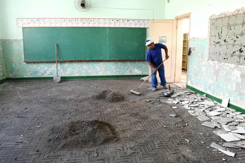 'Reforma e Acessibilidade'; Com investimentos em mais de R$ 2 milhões, obras são iniciadas em duas escolas municipais em Venceslau!