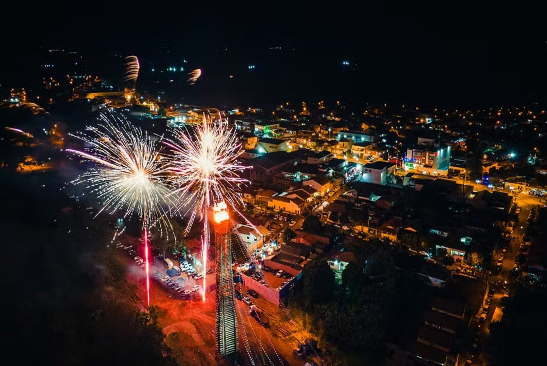 33ª Fejupi; Na abertura do evento a dupla Gian e Giovani trás a nostalgia do sertanejo com seus grandes sucessos, shows regionais de Géssica Mattos, Ricardo Fernandez e a dupla Cesinha & Matheus fazem a abertura; Entrada Gratuita!