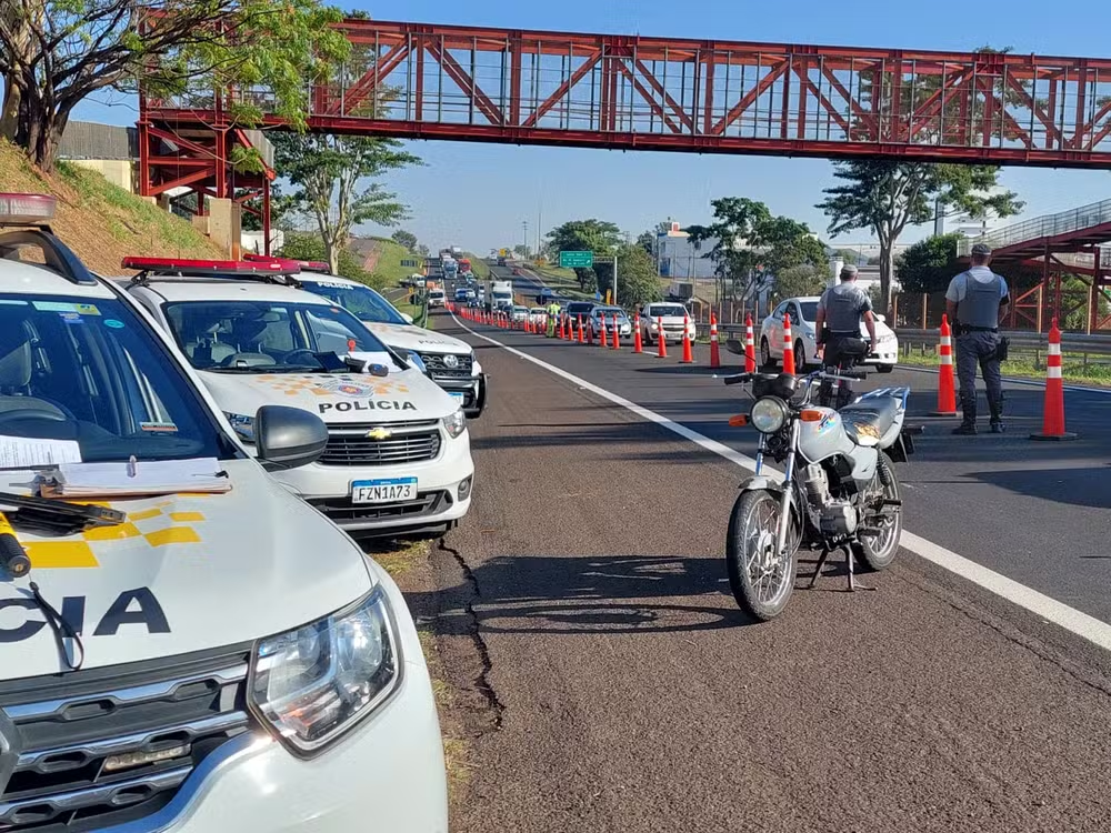 'Operação Hércules'; Ação da Polícia Rodoviária registra 69 autuações, recolhe uma motocicleta e 28 documentos por irregularidades, na Raposo Tavares em Prudente!