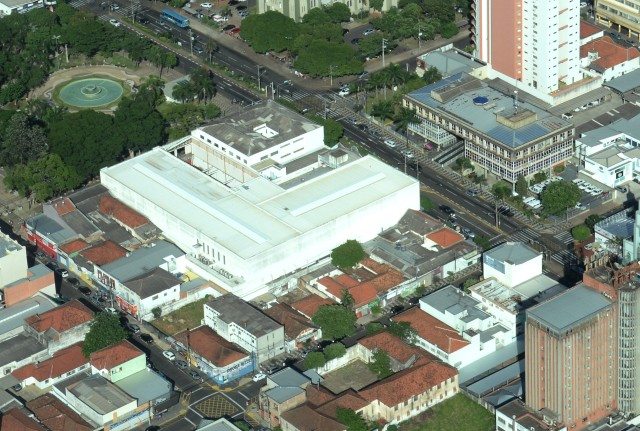 'Novo Shopping'; Composto por mais de quatro mil metros de área construída, com fachada de vidro e praça de alimentação, futuro empreendimento será localizado na região central de Prudente!