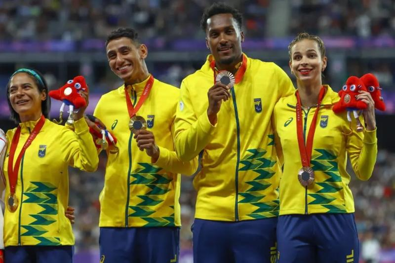 'É Ouro'; Velocista prudentina fatura o ouro nos 100m, após quebra de recorde mundial, e agora vai em busca de medalha nos 200m; Semi acontece no sábado!