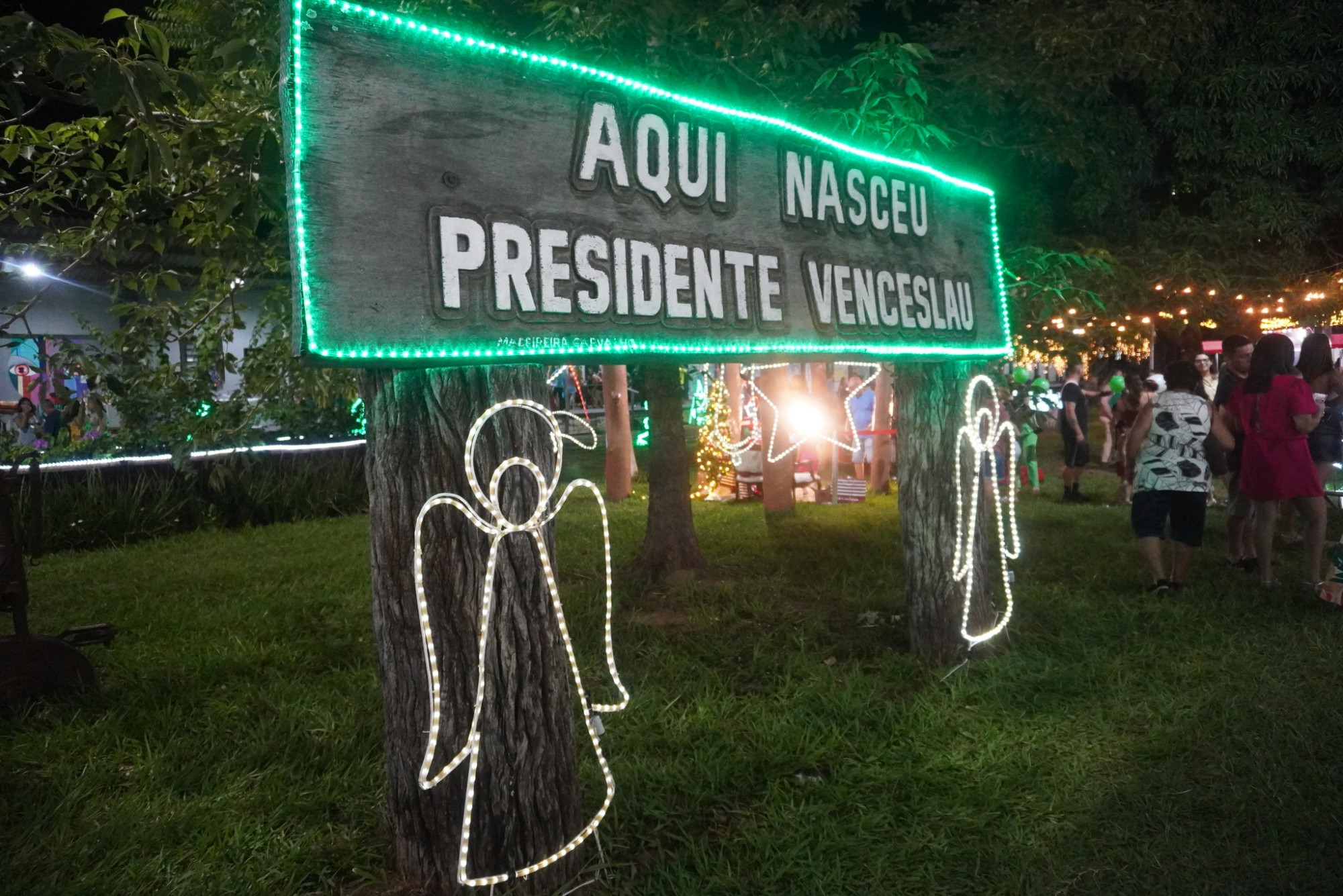 'Magia do Natal'; Vila Natal tem início nesta sexta-feira no Centro Histórico em Venceslau, atração da noite é com Vinícius Barbedo; Confira a programação! 'Magia do Natal'; Vila Natal tem início nesta sexta-feira no Centro Histórico em Venceslau, atração da noite é com Vinícius Barbedo; Confira a programação!