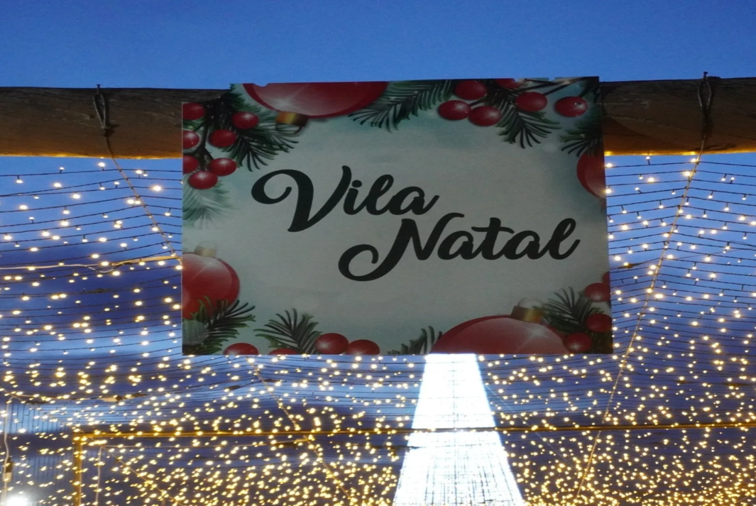 'Vila Natal'; Considerado fenômeno na região, cantor André Félix trás a boa música neste momento, no penúltimo dia de evento no Centro Histórico em Venceslau; Aberto ao público! 'Vila Natal'; Considerado fenômeno na região, cantor André Félix trás a boa música neste momento, no penúltimo dia de evento no Centro Histórico em Venceslau; Aberto ao público!