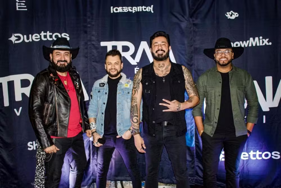 'Festival de Verão'; A voz potente do cantor Luan Pereira é atração desta noite, no Balneário em Sandovalina; A partir das 22h e aberto ao público!