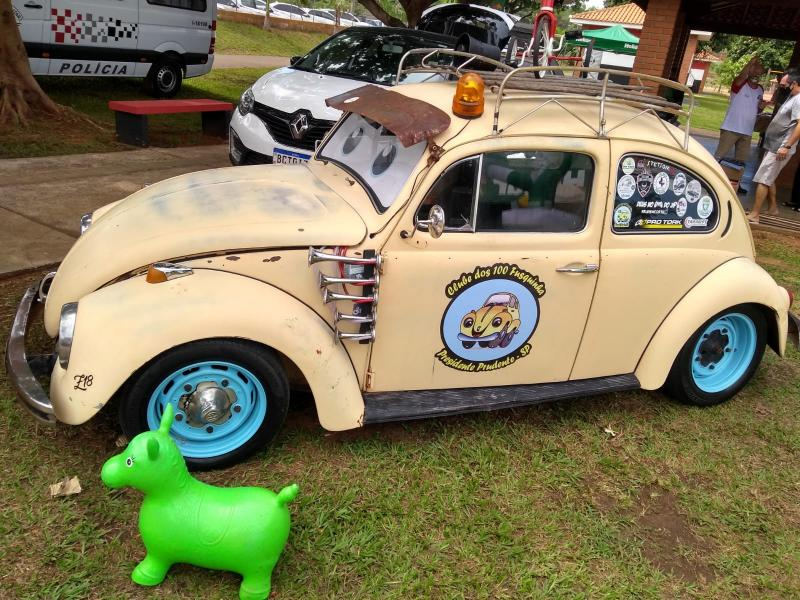 'Clube dos 100 Fusquinhas'; Com expectativa de receber 5 mil pessoas neste final de semana, sexto encontro dos apaixonados por fuscas acontece no Balneário da Amizade, em Prudente; Aberto ao público!