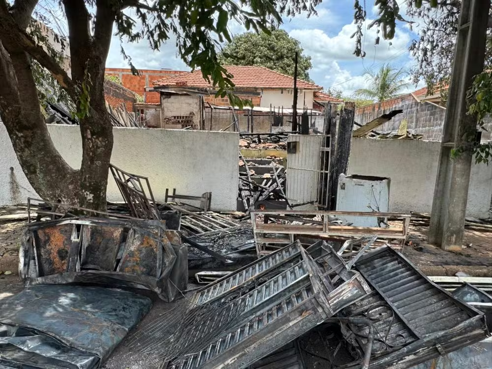 'Investigação em Andamento'; Incêndio por razões ainda desconhecidas, destrói casa no centro de Venceslau! 'Investigação em Andamento'; Incêndio por razões ainda desconhecidas, destrói casa no centro de Venceslau!