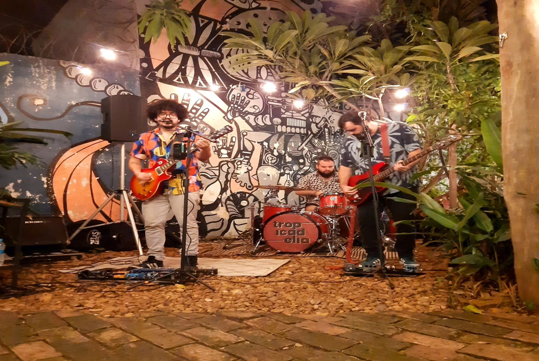 Banda 'Tropicadelia' reinventa a MPB em show gratuito nesta noite, no Sesi Prudente; À partir das 20h! Banda 'Tropicadelia' reinventa a MPB em show gratuito nesta noite, no Sesi Prudente; À partir das 20h!