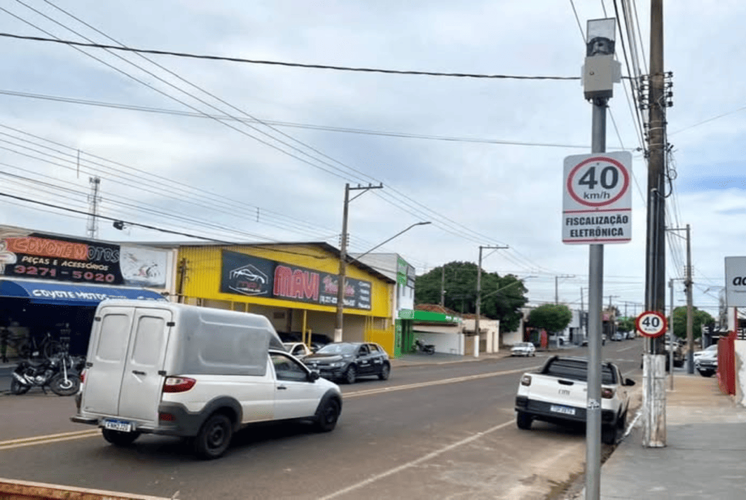 Já estão em operação, radares instalados na avenida Tiradentes em Venceslau; Limite de 40 km/h!