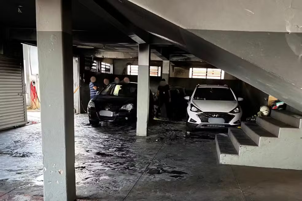 Princípio de incêndio atinge loja de veículos usados e danifica 6 carros em Venceslau; Não houve feridos!