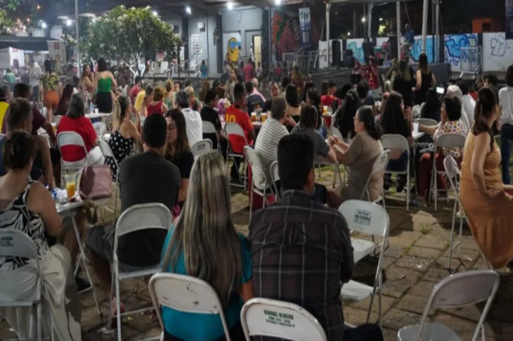 '6ª Feira da Lua'; Com exposições, praça de alimentação e música ao vivo com o sertanejo Fernando Rael, evento acontece hoje em Venceslau; Das 17h às 22h e aberto ao público!