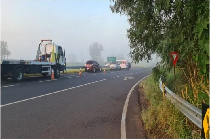 'Acidente em Rodovia'; Ônibus com 15 passageiros e carro colidem, em trecho da Assis Chateaubriand, em Tarabai!