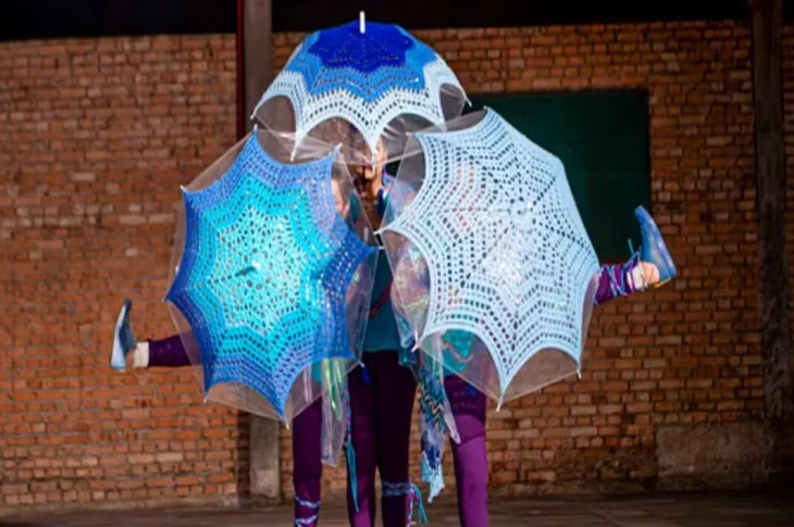 'Cia. Menina Fulô'; Com música, brincadeira e pintura, companhia de teatro apresenta o espetáculo 