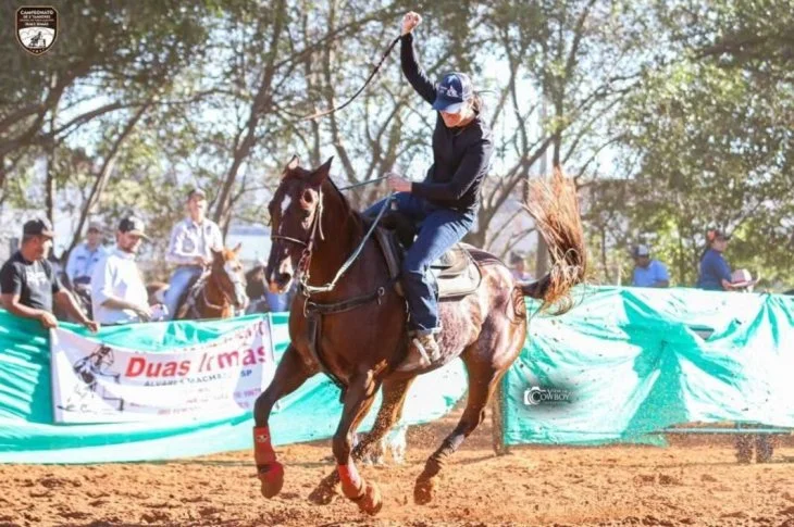 'Cirurgiã Campeã'; Dentista de Álvares Machado, vence prova nacional do tambor, competição realizada em Araçatuba!