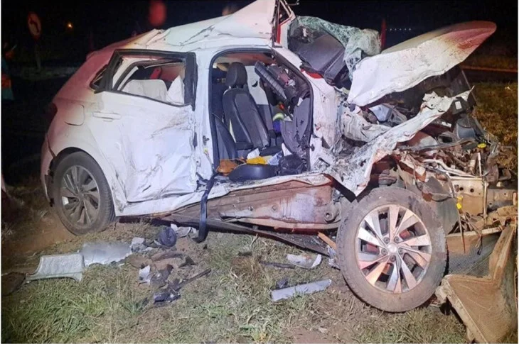 'Colisão Transversal'; Batida entre caminhão e carro deixa duas pessoas mortas, em Rodovia de Rancharia!