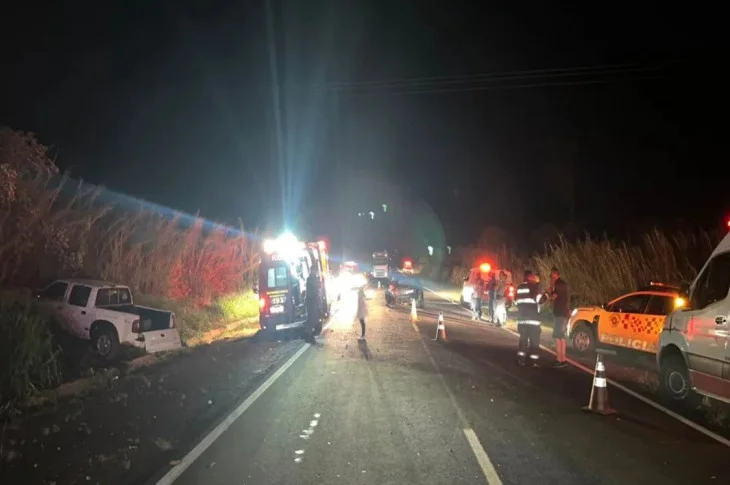 'Colisão Transversal'; Motorista morre em acidente entre carro e caminhonete, em Rodovia de Mirante do Paranapanema (SP)!