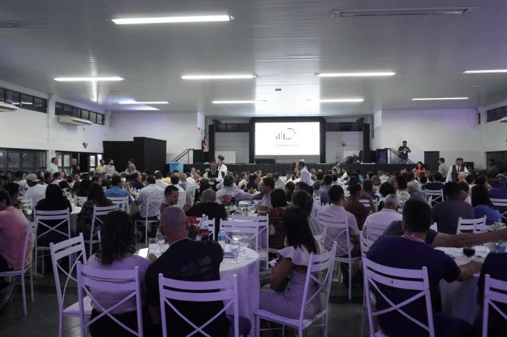 'Desenvolve Venceslau'; Com a presença de autoridades, empresários, produtores, profissionais do comércio, servidores públicos e demais munícipes, apresentação de projeto reúne bom público!