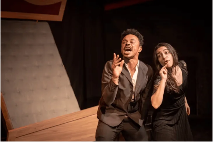 'Fica Comigo Esta Noite'; Espetáculo abre projeto 