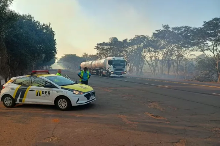 'Grandes Proporções'; Incêndio atinge área de vegetação natural no acesso da Rodovia Arlindo Béttio, em Rosana!