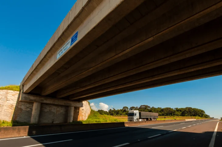 'Interdição Parcial'; Viaduto segue com trabalhos para reparos na Rodovia Raposo Tavares (SP-270), em Venceslau; Previsão de término nesta quinta-feira!