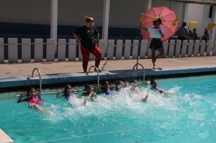 'Secretaria de Esportes'; Crianças e adolescentes da Apim em Venceslau, recebem aulas gratuitas de Natação, munícipes também podem participar; Saiba como se matricular!