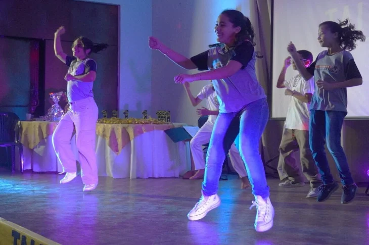 'Show de Talentos'; Nova edição do evento realizada no Anfiteatro Municipal em Venceslau, teve cinco categorias premiadas envolvendo alunos da Rede Municipal de Ensino; Confira fotos!