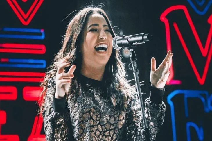 'Venceslau é Show'; Com o seu piseiro sofrência a cantora Mari Fernandez realiza show hoje, no centro  histórico em Venceslau; A partir das 10h30 e aberto ao público!