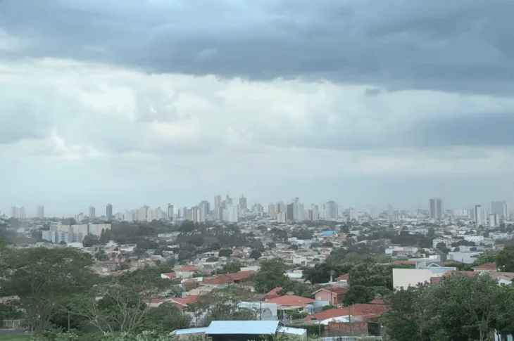 'Ventos Intensos'; Instituto Nacional de Meteorologia emite alerta de perigo para tempestade na região de Prudente!