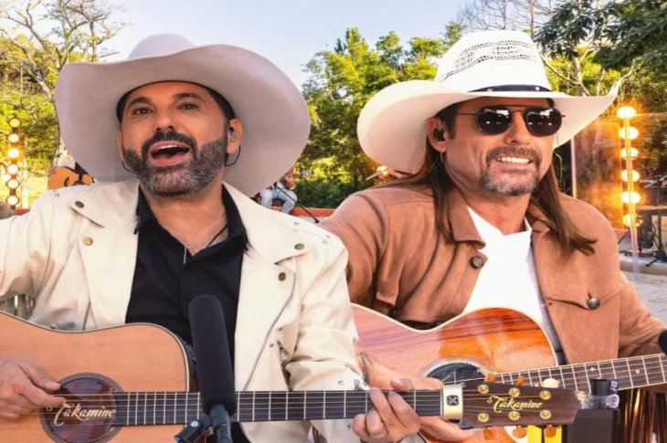 A noite de feriado é com o romantismo de Edson & Hudson, embalando o segundo dia de evento; Entrada gratuita!