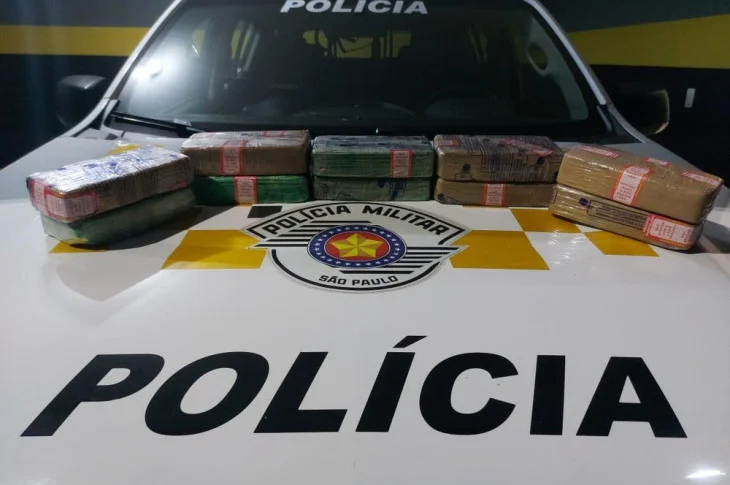 Abordagem policial apreende 10 kg de cocaína e prende duas mulheres em Presidente Venceslau