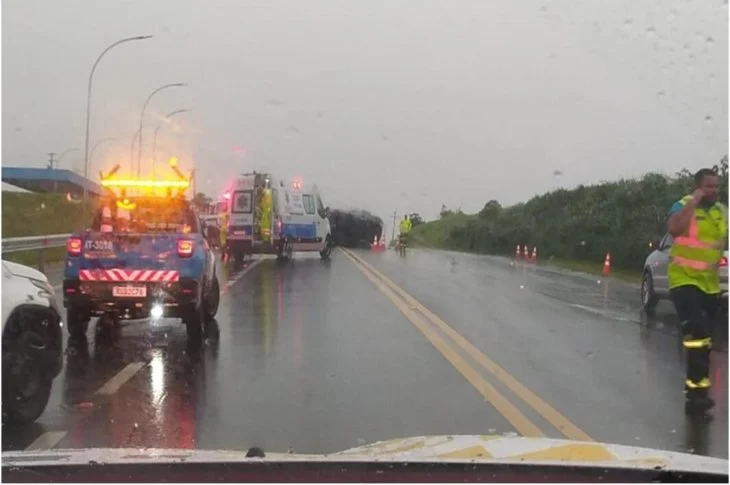 Acidente de trânsito na Rodovia Assis Chateaubriand em Martinópolis (SP), mata duas pessoas e deixa três feridos