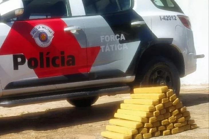 Adolescente é apreendida com mais de 31 quilos de maconha dentro de táxi em Presidente Epitácio