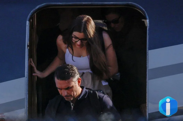 Aeronave com Flávio Bolsonaro e família pousa nos Estados Unidos