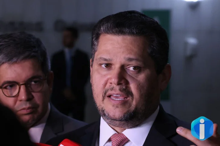 Alcolumbre envia PEC do fim da escala 6x1 para CCJ do Senado