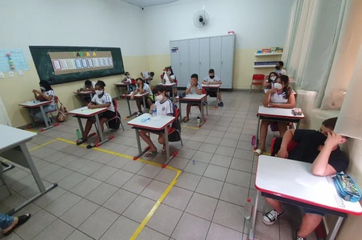 Alunos de Escola Municipal de Piquerobi realizam provas do Saeb