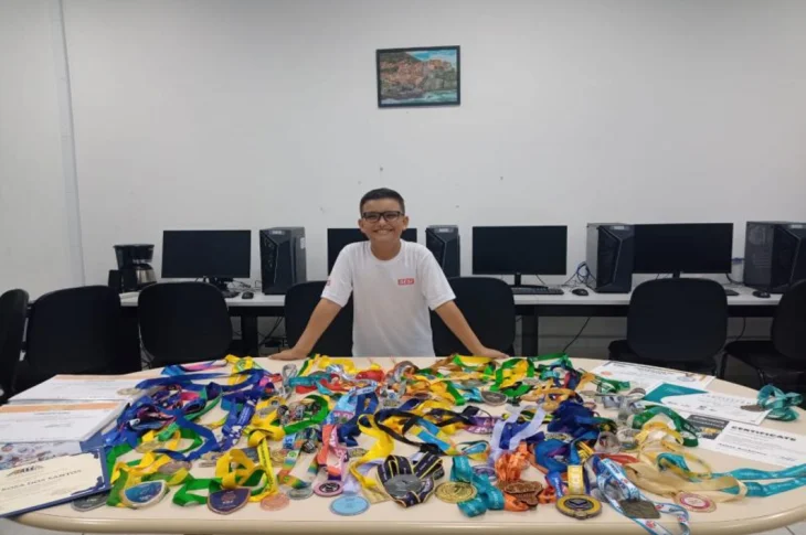 Aos 10 anos, jovem prudentino embarcou para Singapura para representar Brasil em Olimpíada de Matemática!