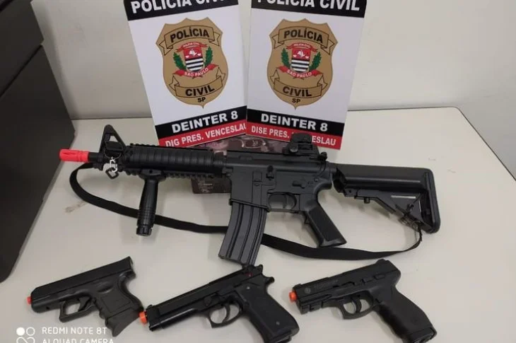 Após circulação de vídeo alusivo ao cometimento de crimes, Polícia Civil de Venceslau apreende simulacros