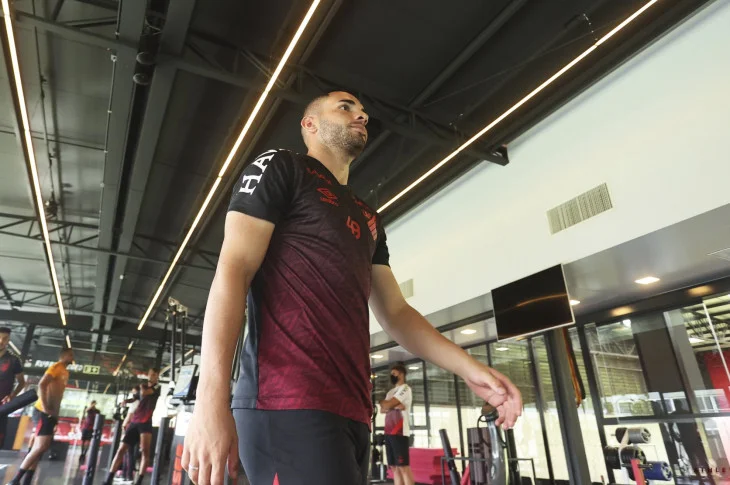 Atleta de Presidente Epitácio vive sonho de estrear no profissional do Athlético-PR nesta temporada