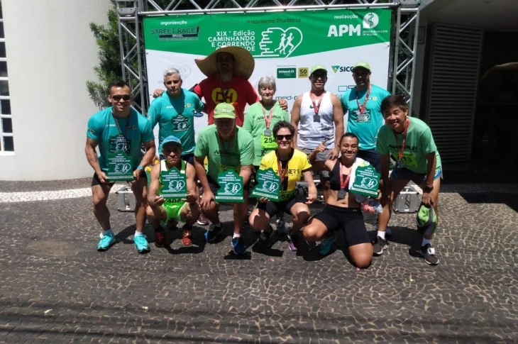 Atletas de Santo Anastácio e Piquerobi sobem ao pódio em competição de caminhada e corrida