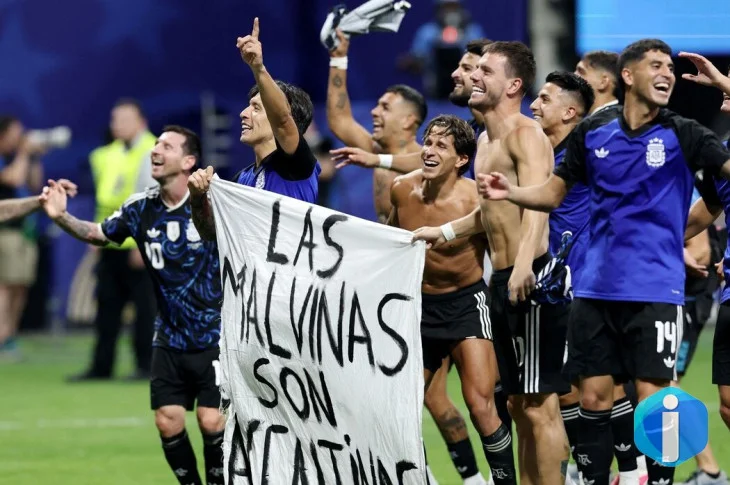 Ato de jogadores argentinos reacende debate sobre domínio das Malvinas