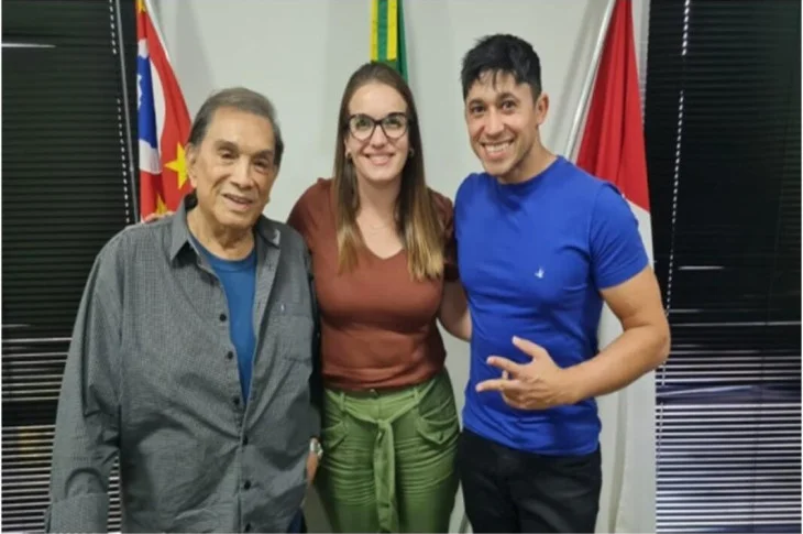 Ator Dedé Santana visita Prefeitura de Presidente Venceslau