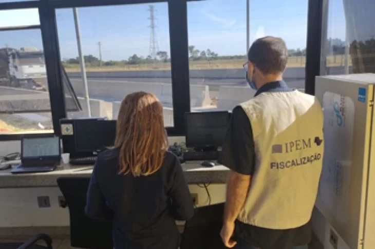 Balança dinâmica na Raposo Tavares, em Presidente Epitácio, é verificada pelo Ipem-SP