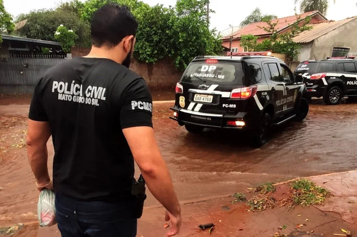 Bandidos estouram cofre, furtam R$ 12,5 mil de corretora e são presos pela Polícia Civil