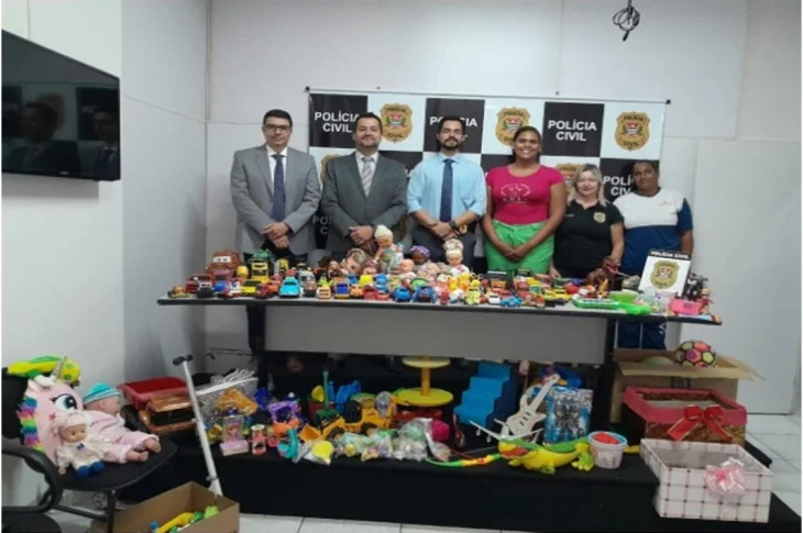 Boa Ação; Polícia Civil doa brinquedos à Escola Infantil EMEI "Neide Tacca" em Venceslau