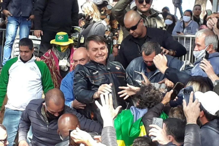 Bolsonaro participa de passeio de motociclistas em Presidente Prudente