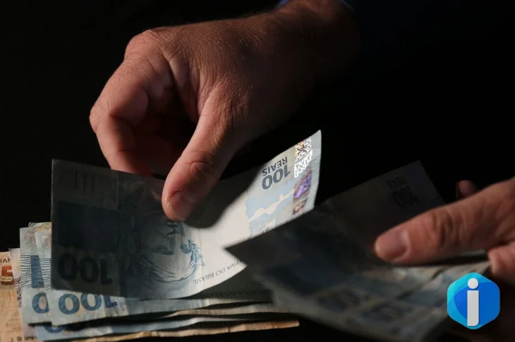 Brasileiros sacaram em abril R$ 482,8 milhões esquecidos em bancos