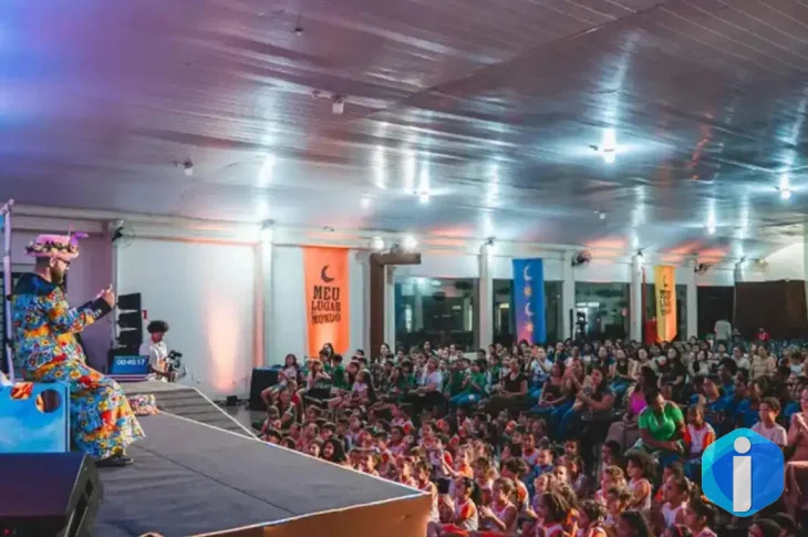 Calila das Mercês lança livro e celebra literatura feita no interior