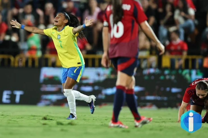Câmara aprova lei com medidas para promover futebol feminino no país