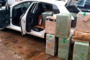Carga de produtos do Paraguai é apreendida após perseguição policial em Presidente Epitácio