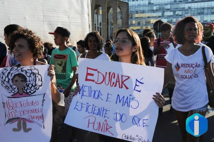 CCJ adia novamente análise de PEC sobre redução da maioridade penal